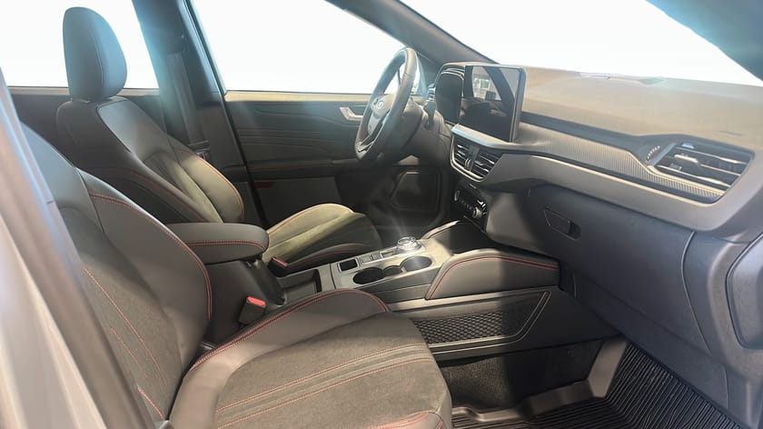 Bild 3 av Ford Kuga Plug-In Hybrid ST-LINE X 2.5 FWD 243HK