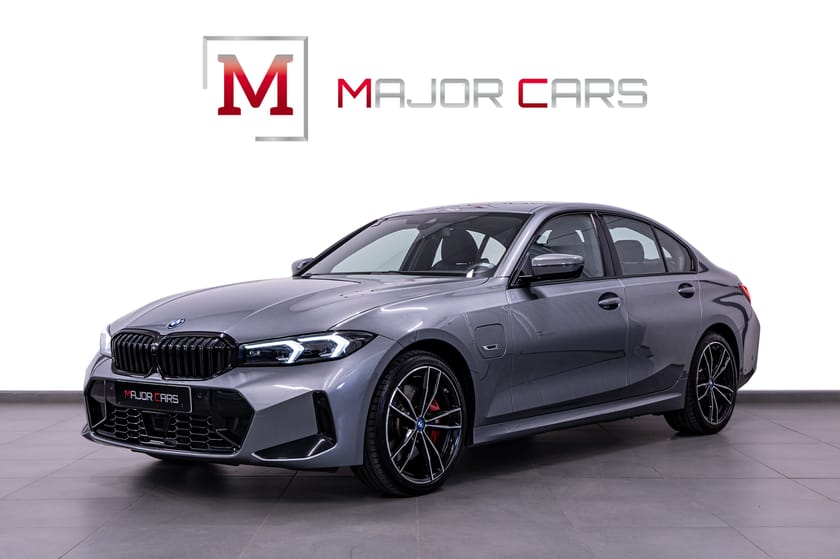Bild 1 av BMW 330e xDrive Sedan M Sport Pro H/K Skinn Skyscraper Grey 292hk