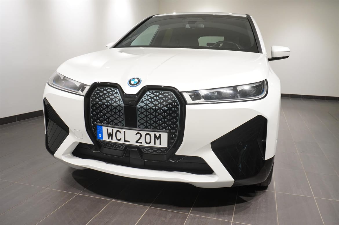 BMW iX xDrive50, 524ps, 2024