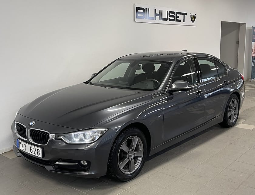Bild 4 av BMW 320d xDrive Sedan 320 AUT VÄRMARE SPORT LINE M-RATT