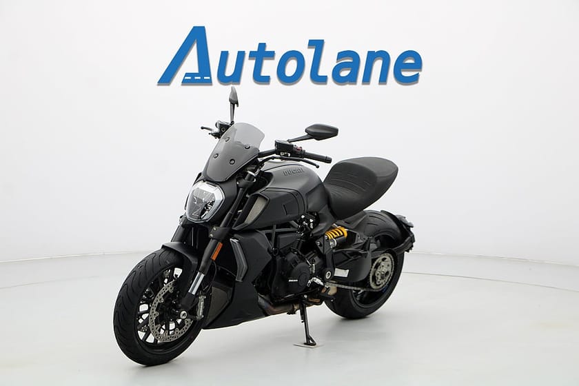 Bild 4 av Ducati Diavel 1260 *Nyservad, Nya däck, Quickshifter
