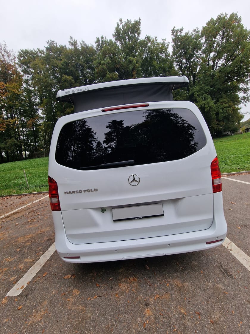 Bild 5 av Mercedes-Benz Marco Polo 220d 3.1t Mercedes 250d | Lyxig campervan | Sovplatser för 2 | Kök + pop-up-tak