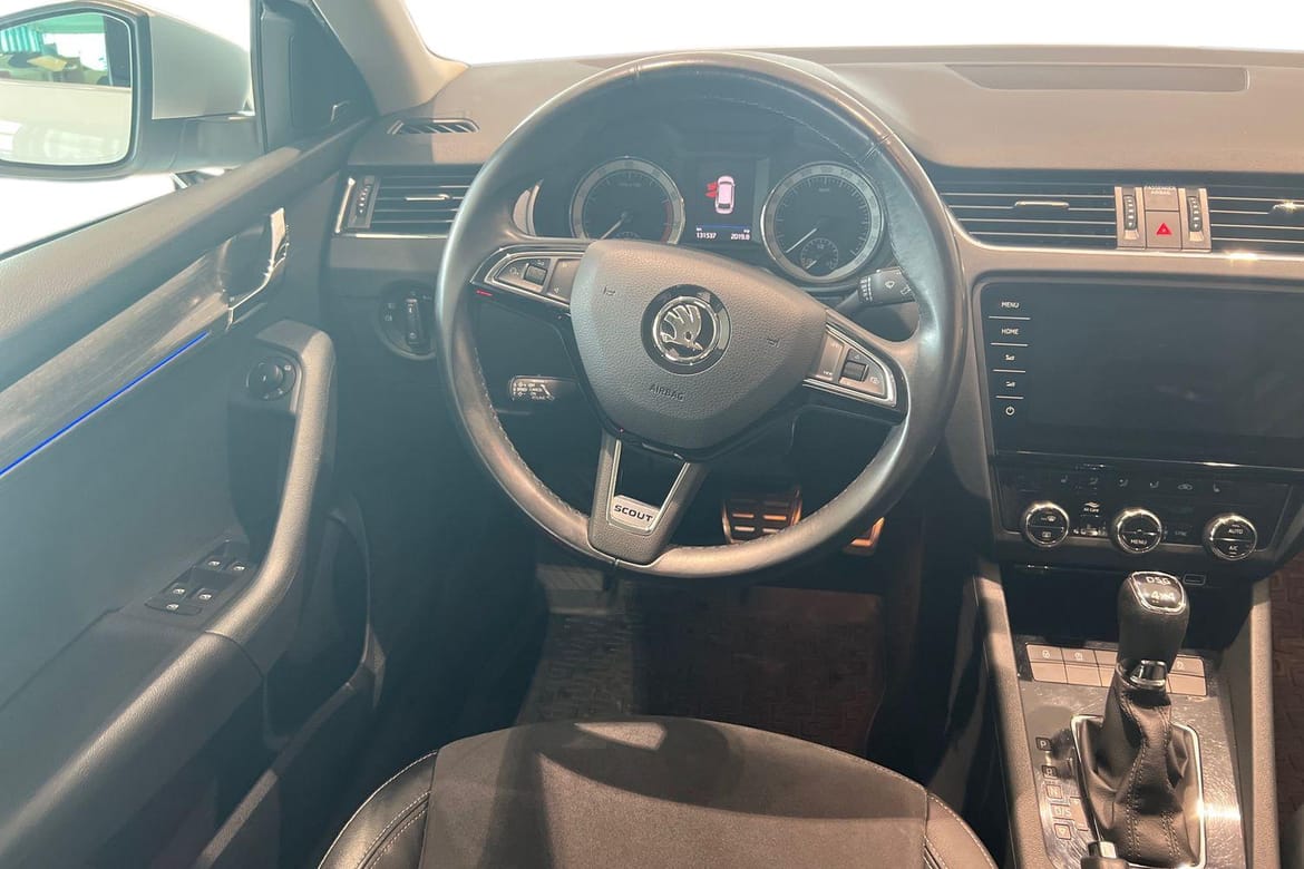 11 / 23