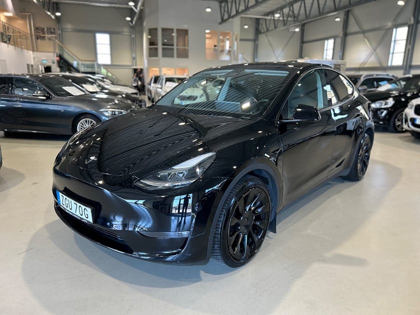 Bild 1 av Tesla Model Y Long Range AWD / Dragkrok / Moms
