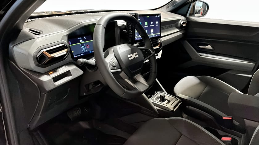 Bild 5 av Dacia Duster Hybrid 155 AUTOMAT 150 4X4 FRÅN 3290:-/MÅN INK SERVICE