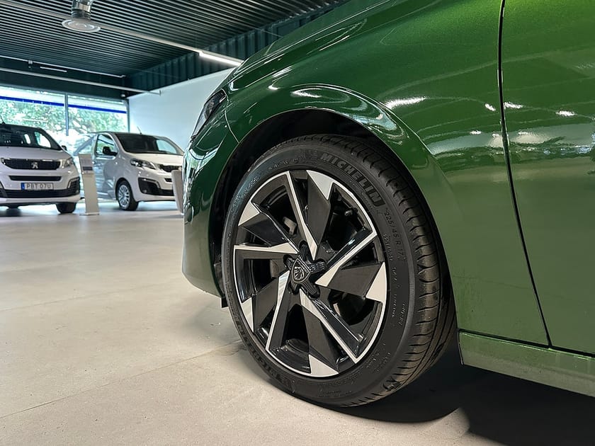 Bild 5 av Peugeot 308 Allure 130 aut - Adaptiv farth,  734kr skatt/år