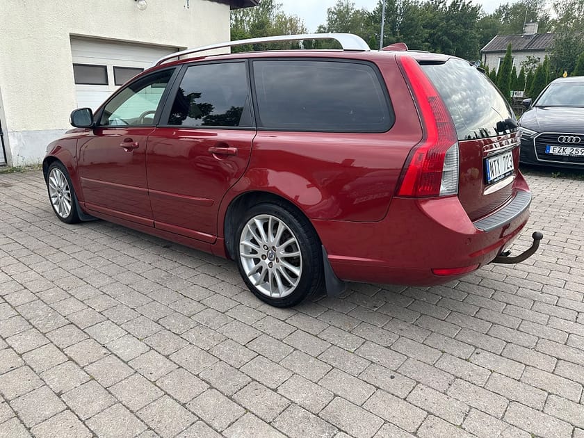 Bild 4 av Volvo V50 D2 Momentum Euro 5/dragkrok/skinn/Ett års garanti