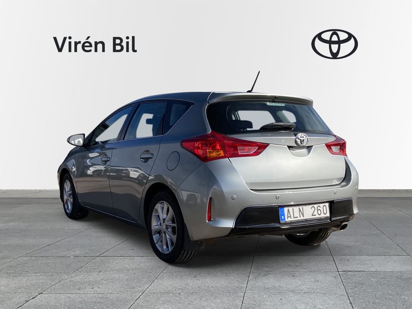 Bild 2 av Toyota Auris Executive (V-hjul + Motorv)
