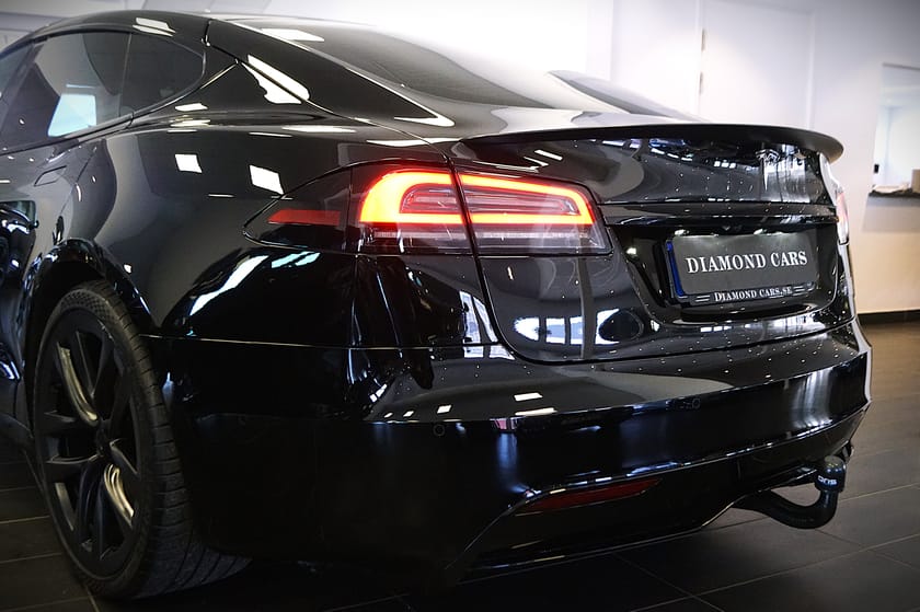 Bild 4 av Tesla Model S Plaid 1020hk\Pano\Drag\Yoke\MOMS\Vinterdäck