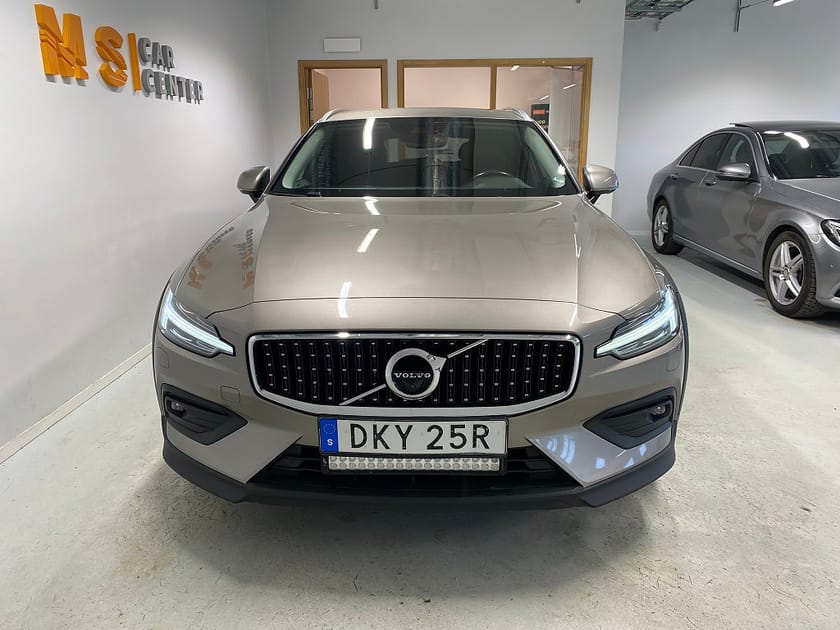 Bild 2 av Volvo V60 Cross Country D4 AWD Momentum 360° VoC SoV-däck 12mån garanti