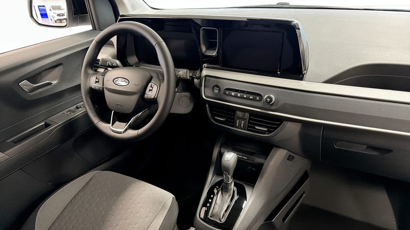 Bild 4 av Ford Transit Courier LIMITED SKÅP 125 A FWD |DEMO|