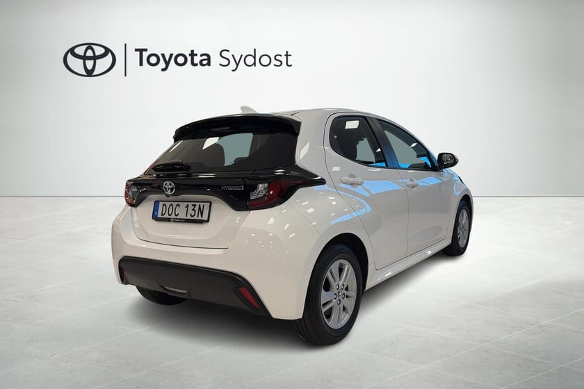 Bild 2 av Toyota Yaris Hybrid 5d. Active Automat Rattvärme Backkamera Adaptiv farthållare mm.