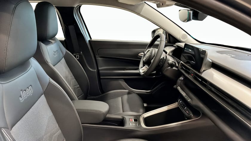 Bild 3 av Jeep Avenger e-Hybrid ALTITUDE MHEV  FWD PL FRÅN 3695kr/mån