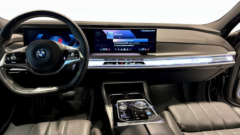 Bild 4 av BMW i7 xDrive60 B&W Executive Drive Pro Executive Lounge Crystal