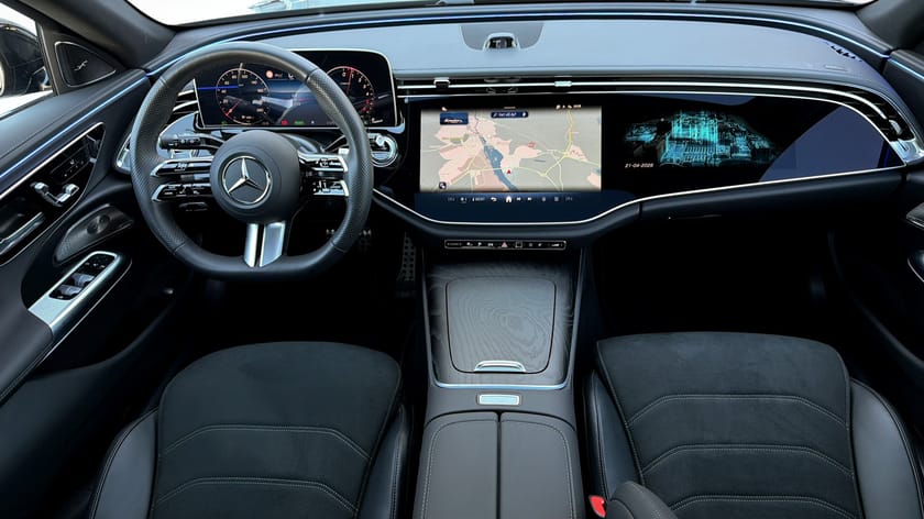 Bild 4 av Mercedes-Benz E 300 d e 4MATIC T E300DE AMG Line Burmester Pano