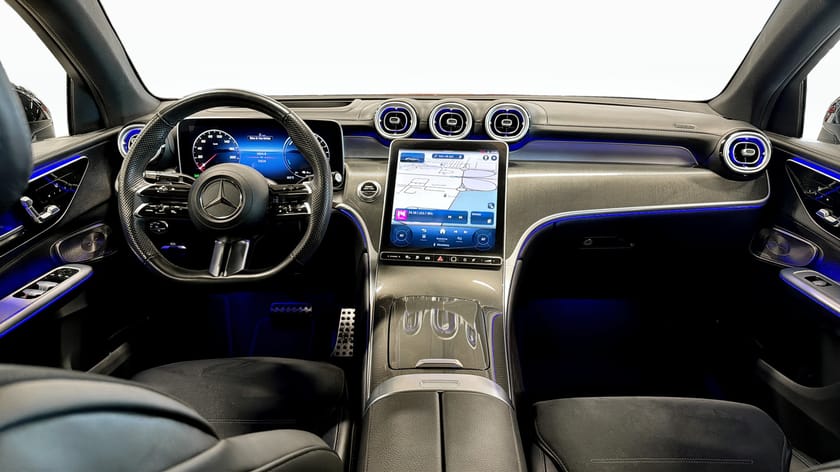 Bild 4 av Mercedes-Benz GLC 300 e Coupé 4MATIC 300E AMG Line Premium Burmester Pano Head-Up