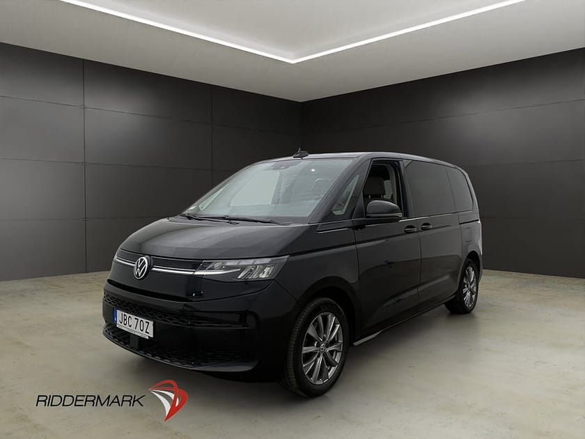 Bild 3 av Volkswagen Multivan eHybrid Plus Cockpit Drag B-Kamera Moms