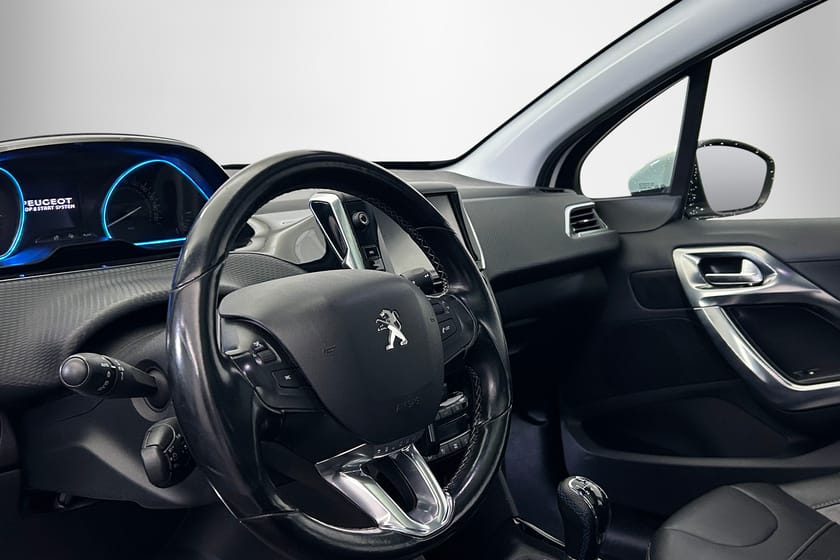 Bild 4 av Peugeot 2008 Nyservad | Nybytt kamrem | Panoramaglastak