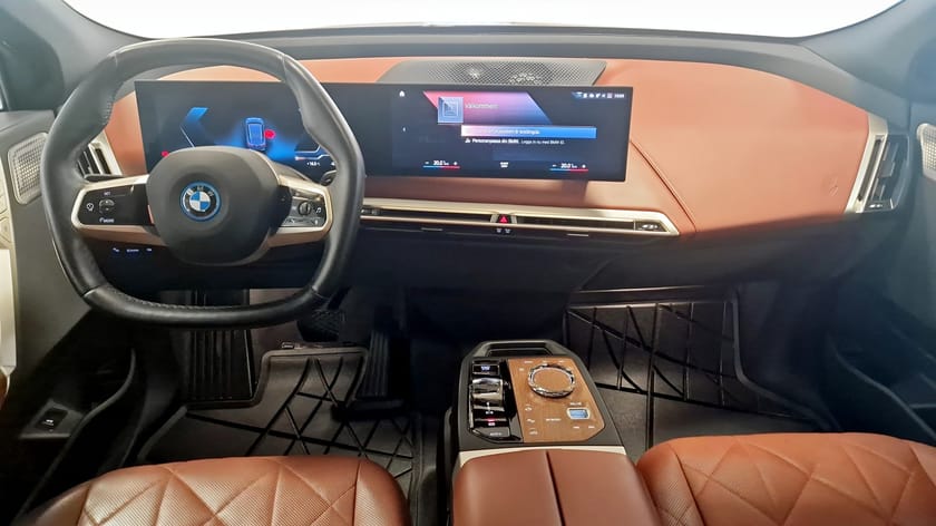 Bild 4 av BMW iX M60 M lättmetallfälgar, Skye lounge, Soft Close, Titanbronze list, Tonade rutor