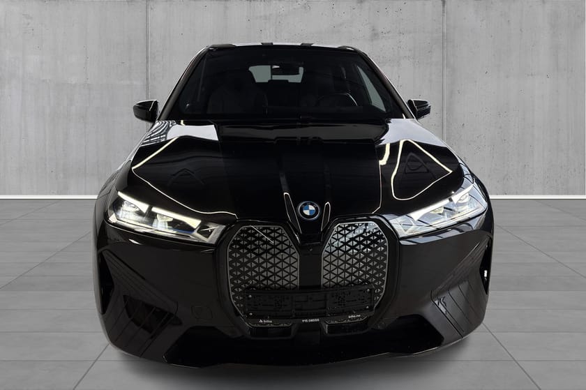 Bilde 2 av BMW iX xDrive40 Fullycharged, massasje, lazer, Harman/Kardon