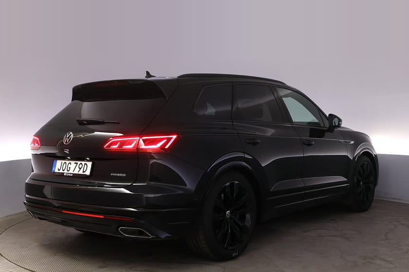 Bild 5 av Volkswagen Touareg R eHybrid 4Motion Drag Pano BLIS HUD 360