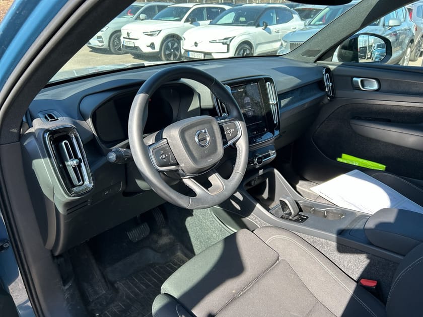 Bild 5 av Volvo EX40 Single Motor Extended Range R Core SE//360-kamera//