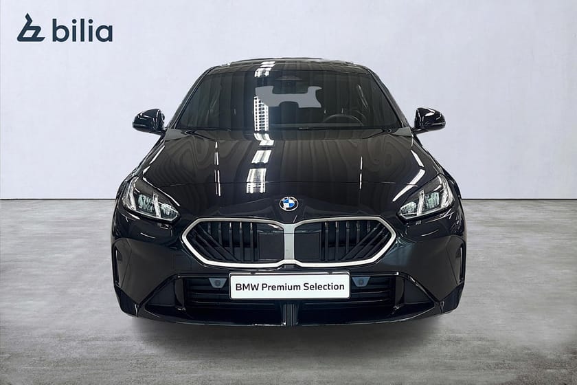 Bild 5 av BMW 120 Aut M-Sport | Panorama | Rattvärme | Backkamera