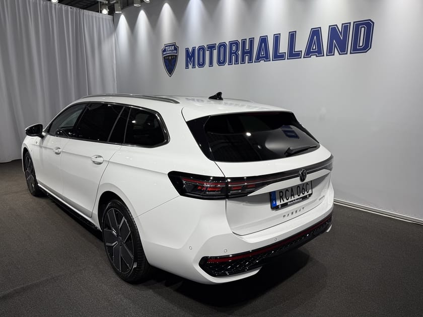 Bild 3 av Volkswagen Passat Variant eHybrid R-Line Demo / Pano / Massage