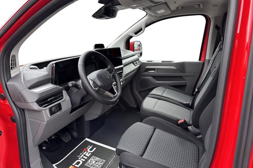 Bild 4 av Volkswagen Transporter 2,0 TDI 150HK AUT L2 LÅNG HJULBAS