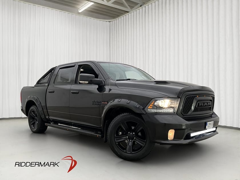 Bild 1 av RAM 1500 Crew Cab Sport 5.7 4x4 Drag Luft Taklucka Alpine Skinn MOMS