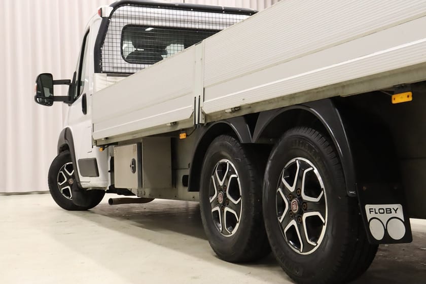 Bild 5 av Fiat Ducato Chassi Cab 2.3 160HK Långflak|Webasto|5.2m|Lastar927Kg|Nykamrem