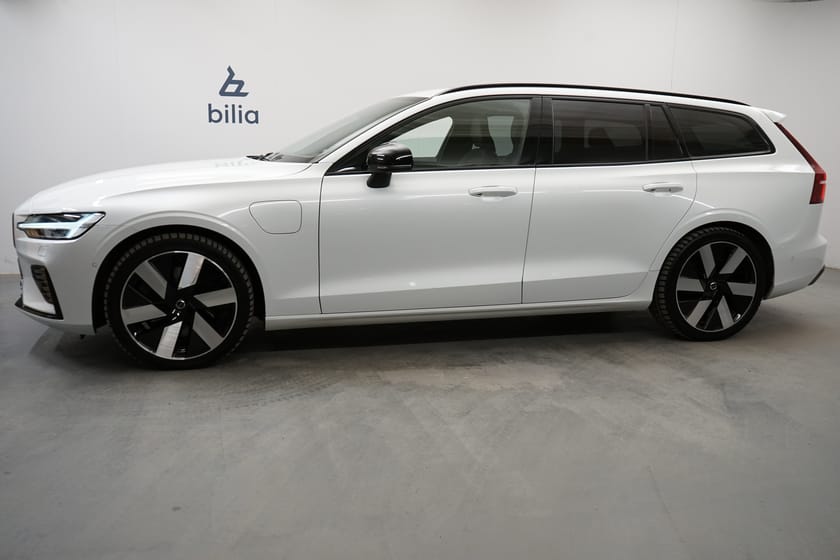 Bild 2 av Volvo V60 Recharge T8 Ultimate Dark Edition.Dragkrok, Navigation, Taklucka