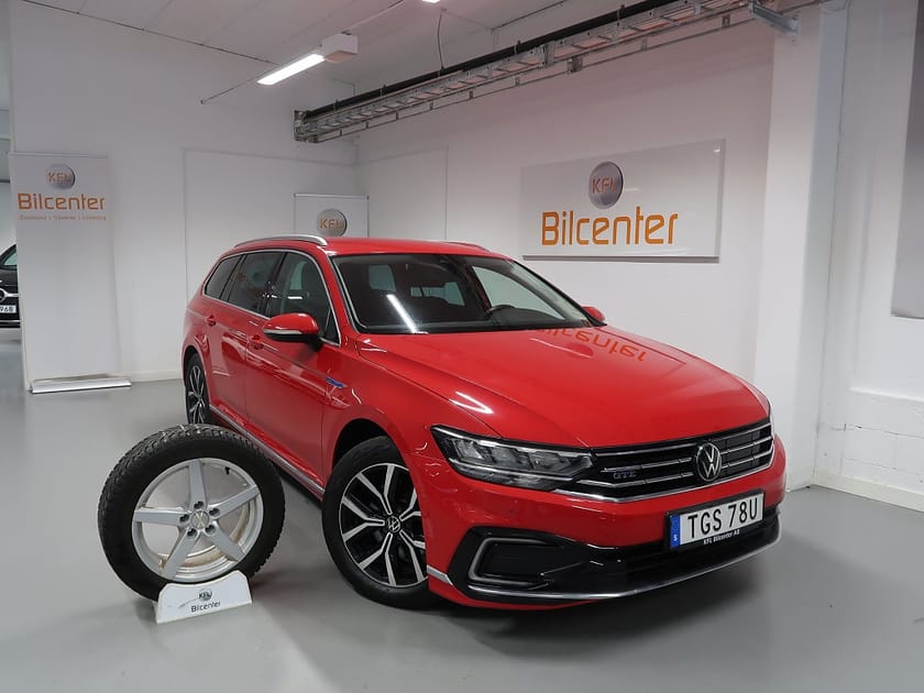 Bild 1 av Volkswagen Passat Sportscombi GTE 1.4 TSI V-Däck ingår Drag-Navi-Kamera-Keyless-CarPl