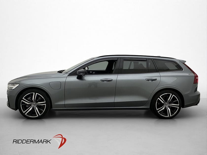 Bild 5 av Volvo V60 T6 AWD R-Design VOC Kamera Navi CarPlay Skinn Drag
