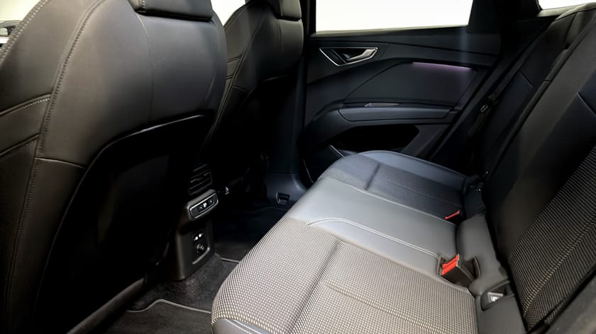 Bild 4 av Audi Q4 50 Sportback e-tron quattro S-line/Proline/Svart optik