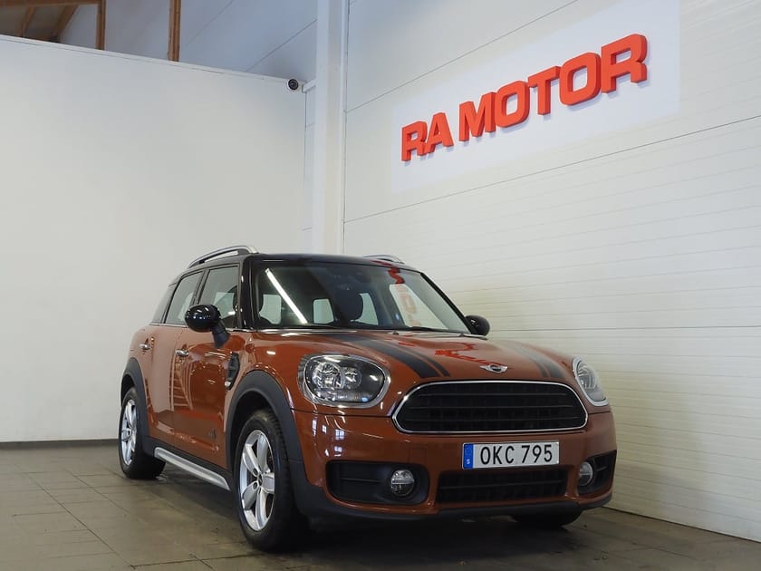 Bild 1 av MINI Countryman Cooper ALL4 136hk Pepper Drag H/K Navi P-Sen Keyless
