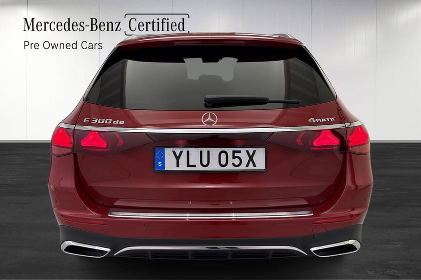 Bild 5 av Mercedes-Benz E 300 d e 4MATIC T AMG PREMIUM/ PANO/ BURM/SUPER