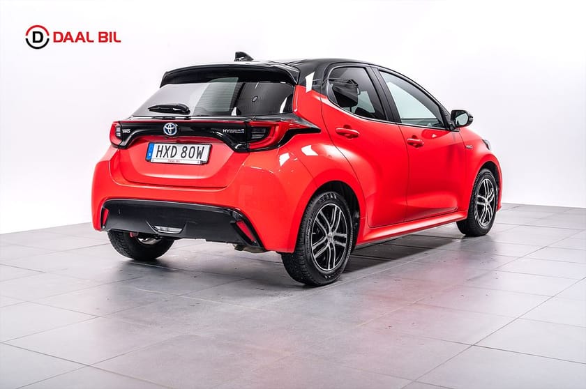 Bild 5 av Toyota Yaris Hybrid CVT 116HK PREMIERE EDT HUD B-KAM CARPLAY