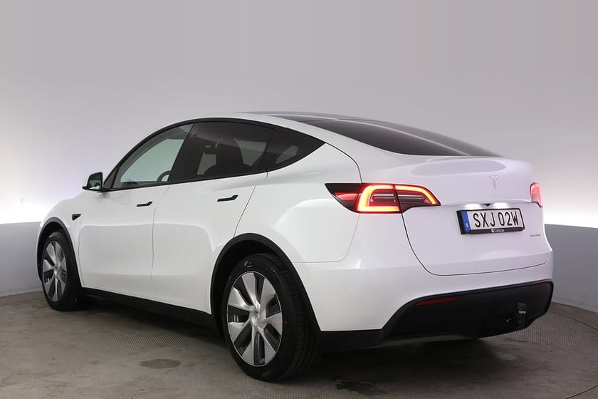 Bild 4 av Tesla Model Y Long Range AWD Autopilot Pano Drag