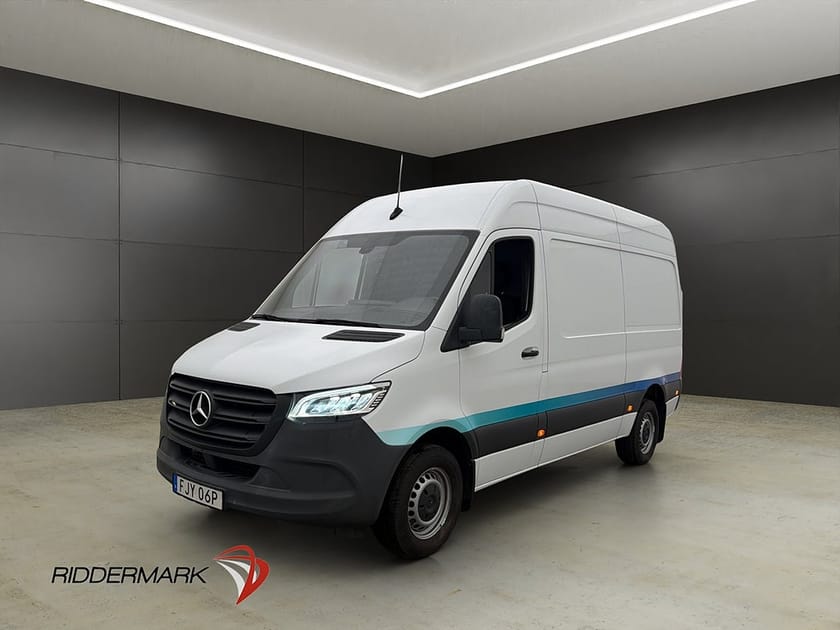 Bild 1 av Mercedes-Benz Sprinter 317 CDI RWD Panel Van L2H2 Värm Drag Kamera V-Inr Moms