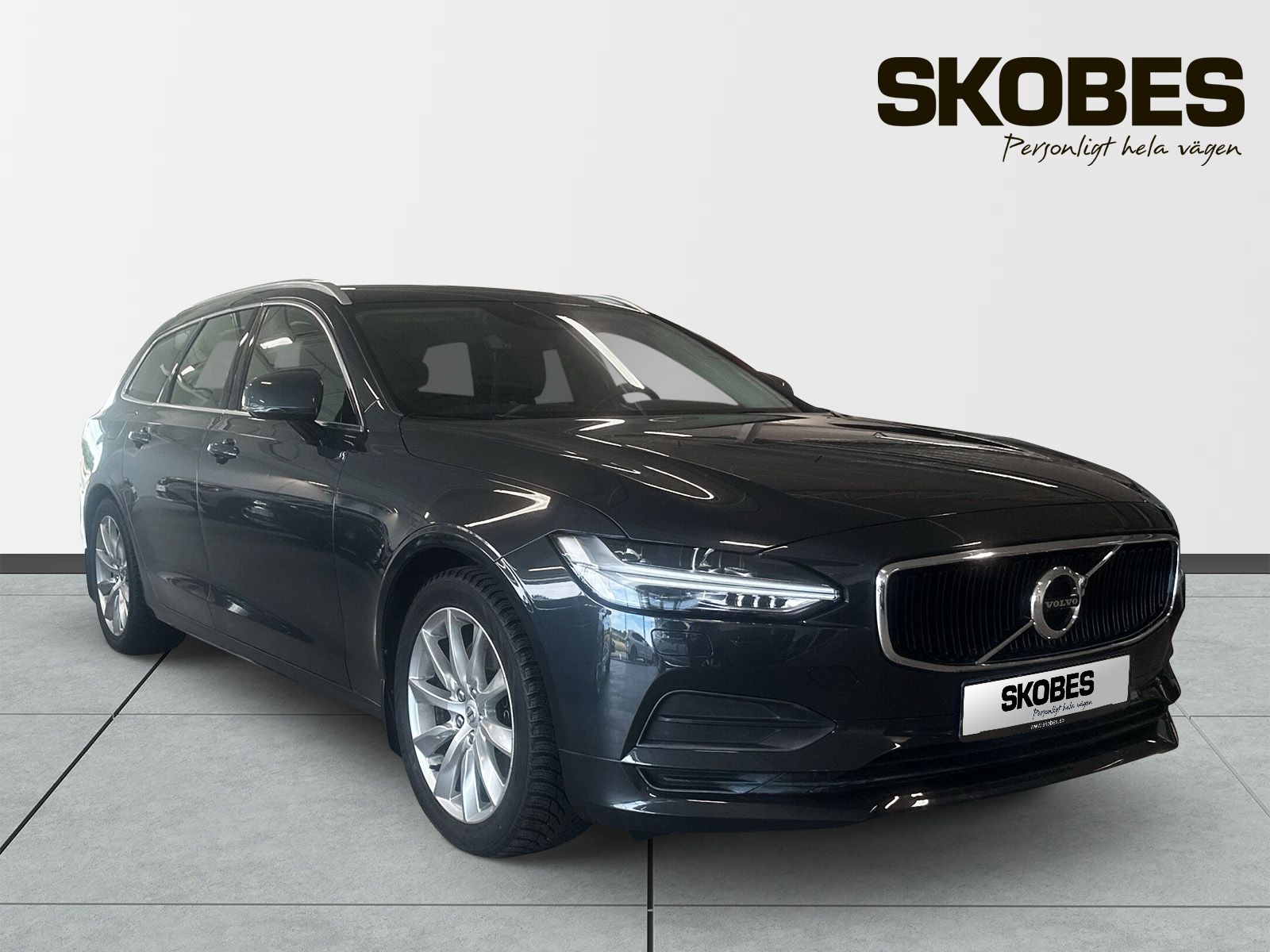 Volvo V90 T4 Momentum Edition