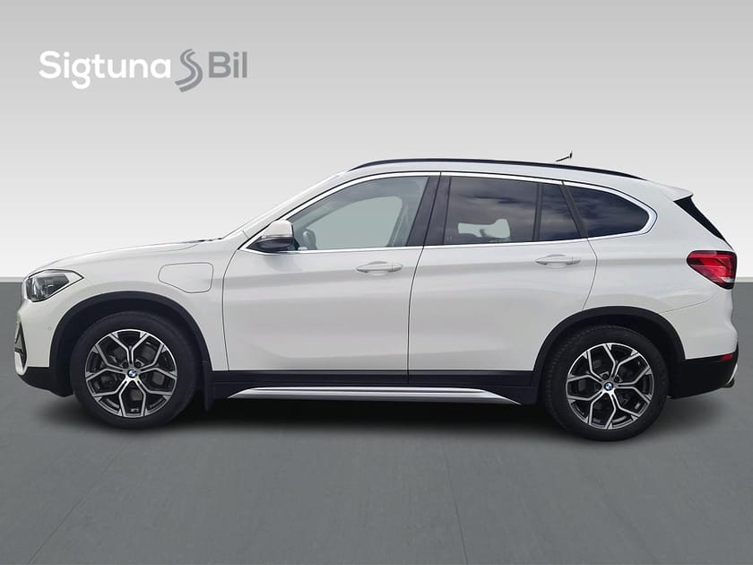 Bild 3 av BMW X1 xDrive25e xLine / Head up / Drag / Pano / Backkamera
