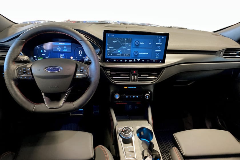 Bild 4 av Ford Kuga Plug-In Hybrid ST-Line X Black Edition | Demobil