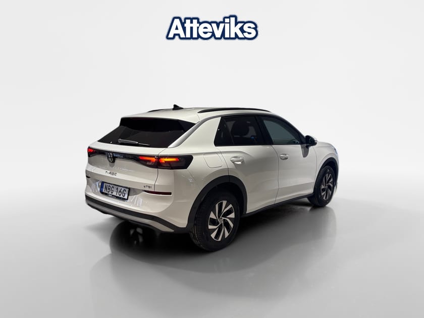 Bild 3 av Volkswagen T-Roc eTSI 150hk DSG Drag/Kamera/Life
