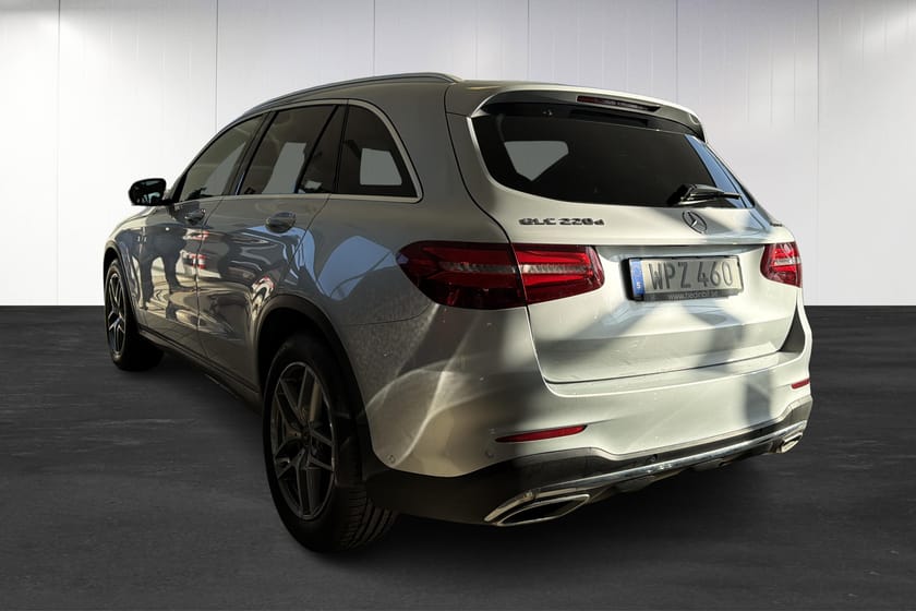 Bild 4 av Mercedes-Benz GLC 220 d 4MATIC AMG Line / Panorama / Burmester / Drag