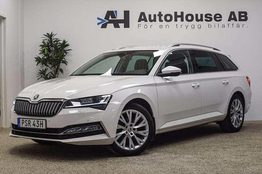Bild 1 av Škoda Superb iV Kombi Skoda PHEV Business Style Skinn Drag Värmare Massage