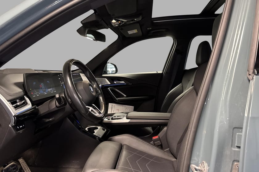 Bilde 5 av BMW iX1 xDrive30 Fully Charged H/K, Adp-cruise, El.seter, HUD