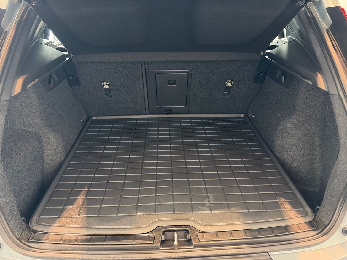 Volvo XC40 2023 - miniatyr 5