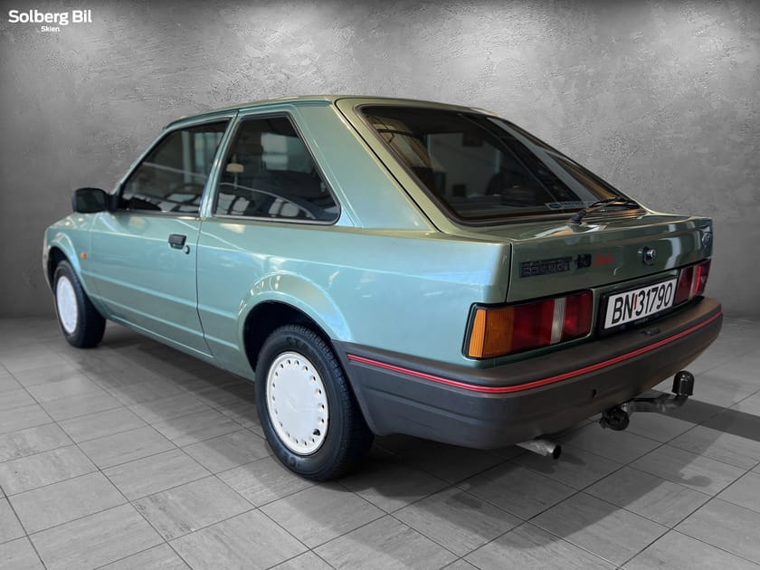 Bilde 3 av Ford Escort 3-dørs Kombi SAMLEOBJEKT/ 1,6L BENSIN