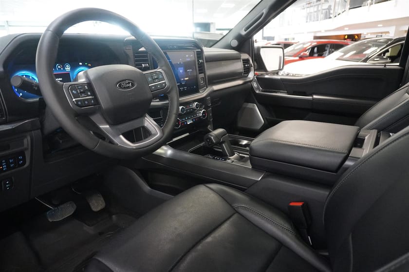 Bild 2 av Ford F-150 SuperCrew Lariat Black Edition 5.0l V8 406 hk Aut